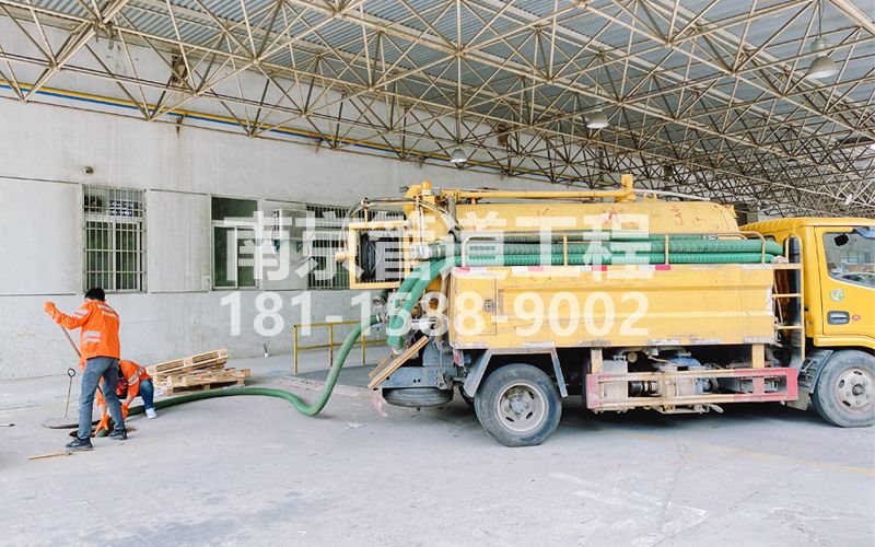 258市政工厂抽污水