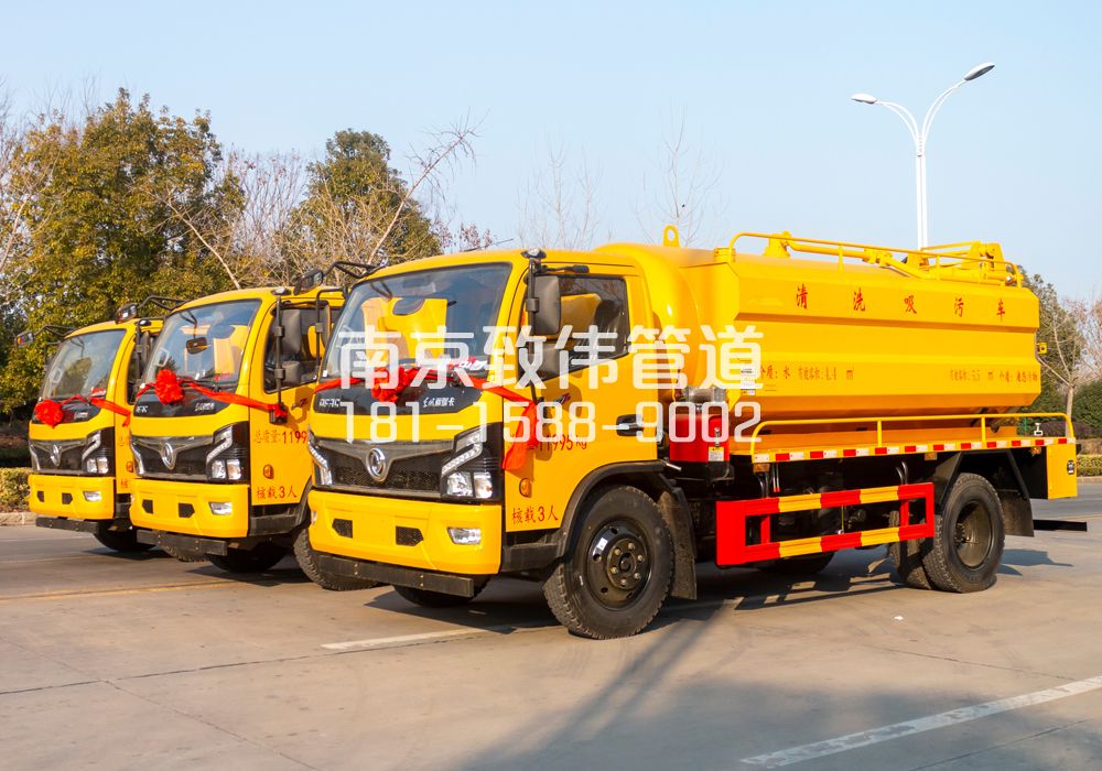 市政多利卡吸污车